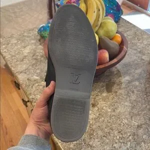 Louis Vuitton | Shoes | Like New No Crease Louis Vuitton  display picture 2